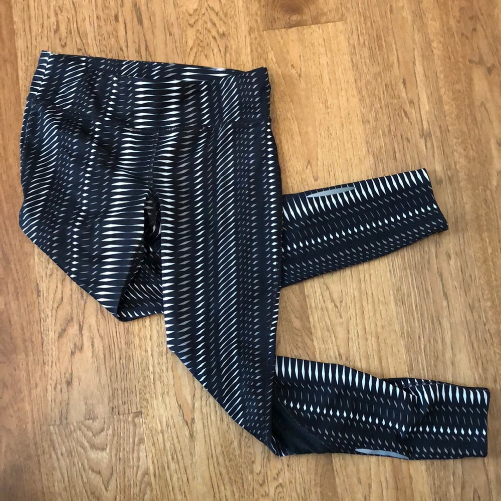 Under armour workout pants with zip pocket in waist band